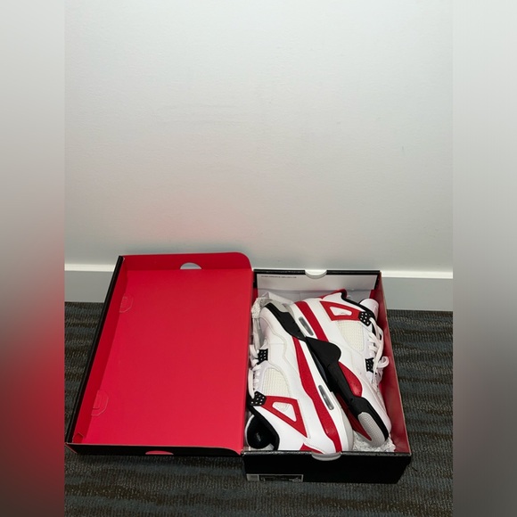 Air Jordan 4 Retro Red Cement Men US 9 DH6927-161- Preowned with Box - Picture 2 of 15